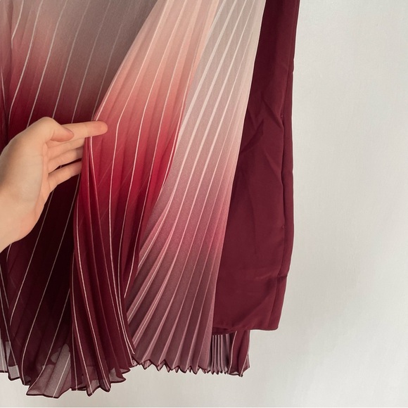 NWT Giada Made in Italy Pleated Mini Dress Red Ombré  Maroon Size 40 - Picture 3 of 11